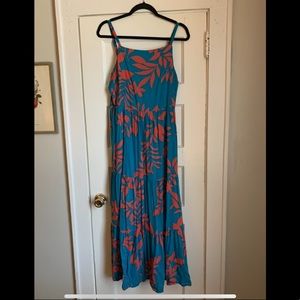 Large Old Navy sleeveless Hawaiian floral dress